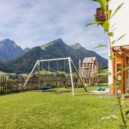 Omesbergerhof Фермерський будинок Нойштіфт-ім-Штубайталь